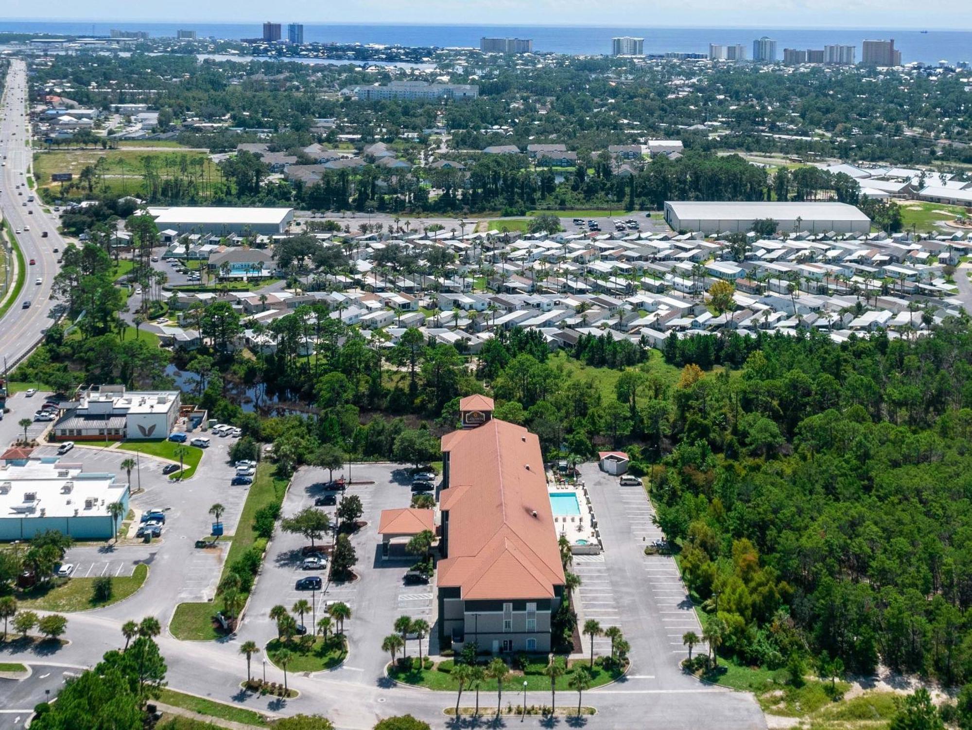 La Quinta By Wyndham Pcb Coastal Palms Upper Grand Lagoon Exterior foto